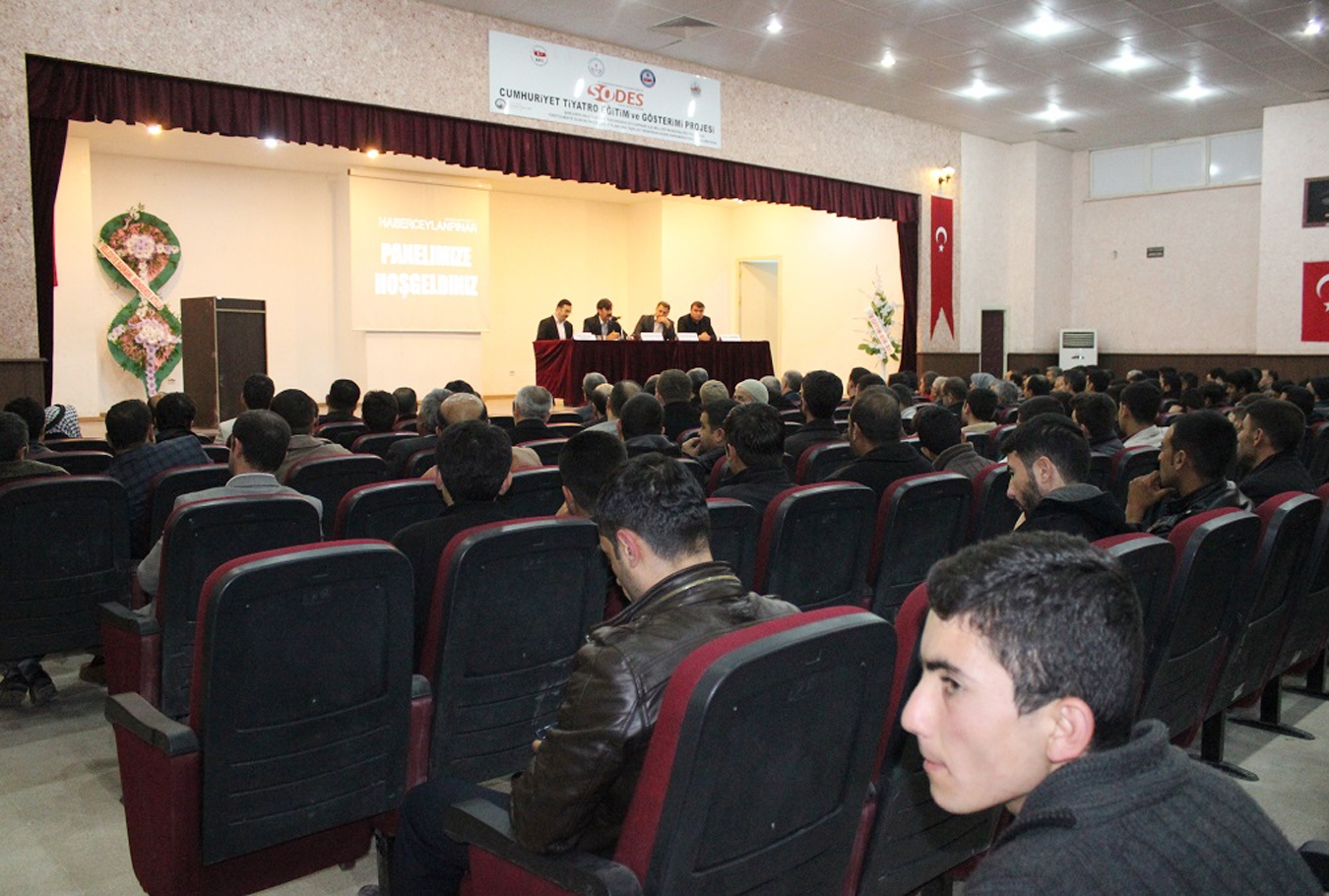 Ceylanpınar’da ‘Medya, İnsan ve Ceylanpınar’ konulu panel Ceylanpınar’da ‘Medya, İnsan ve Ceylanpınar’ konulu panel